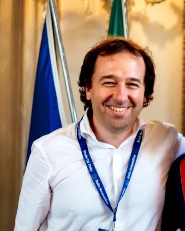 Marco Mari, ritratto durante un rilievo.